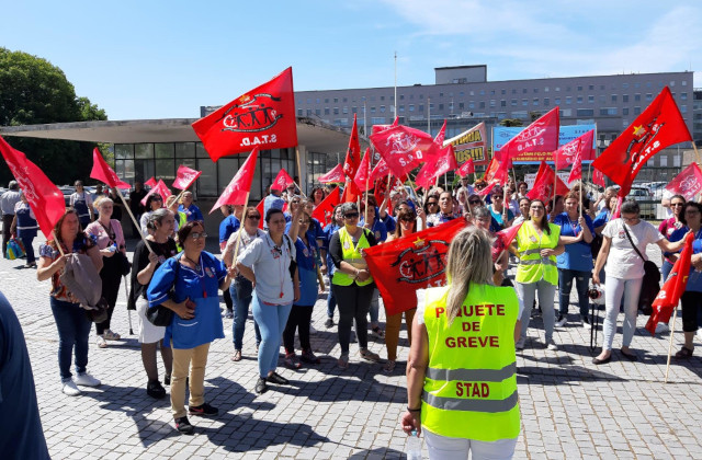 Greve nos serviços de limpeza do Hospital de São João