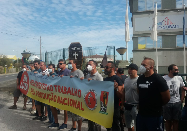 Trabalhadores da Saint Gobain marcham pelo emprego e pela produção