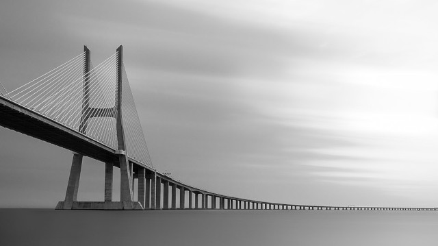 ponte vasco da gama lisboa